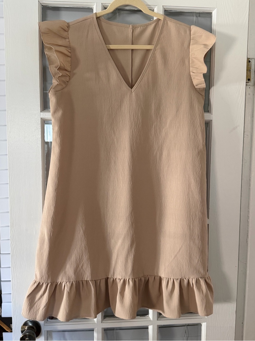 SHEIN Women’s L Tan V-neck Ruffle Trim Knee Length‎ Dress | SKU 0200